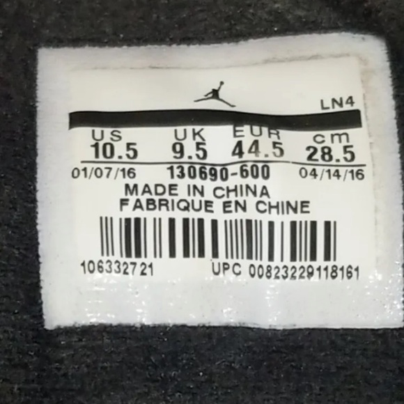 Jordan 12 cherry red size 10.5 with replacement box - Picture 8 of 11